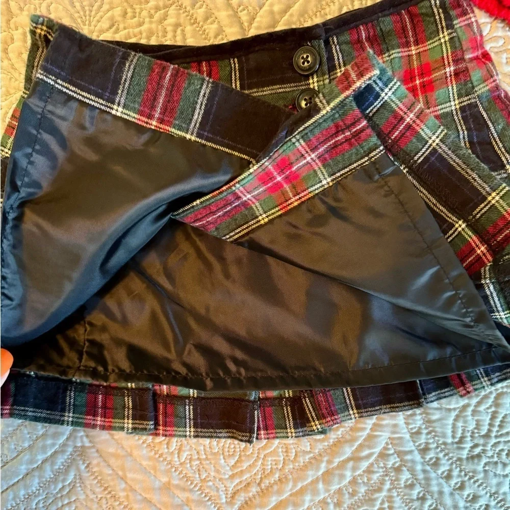 🎅 Oshkosh Holiday plaid skirt and red sweater size 2T